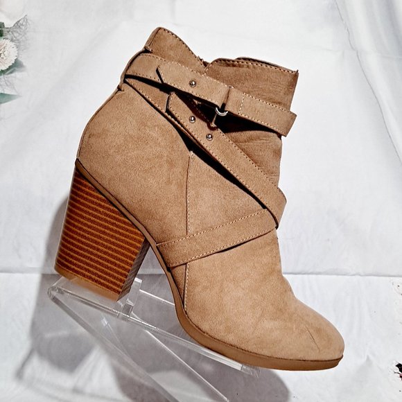 ANA SUEDE HEEL ANKLE BOOTS SIZE 7.5 - Picture 3 of 8